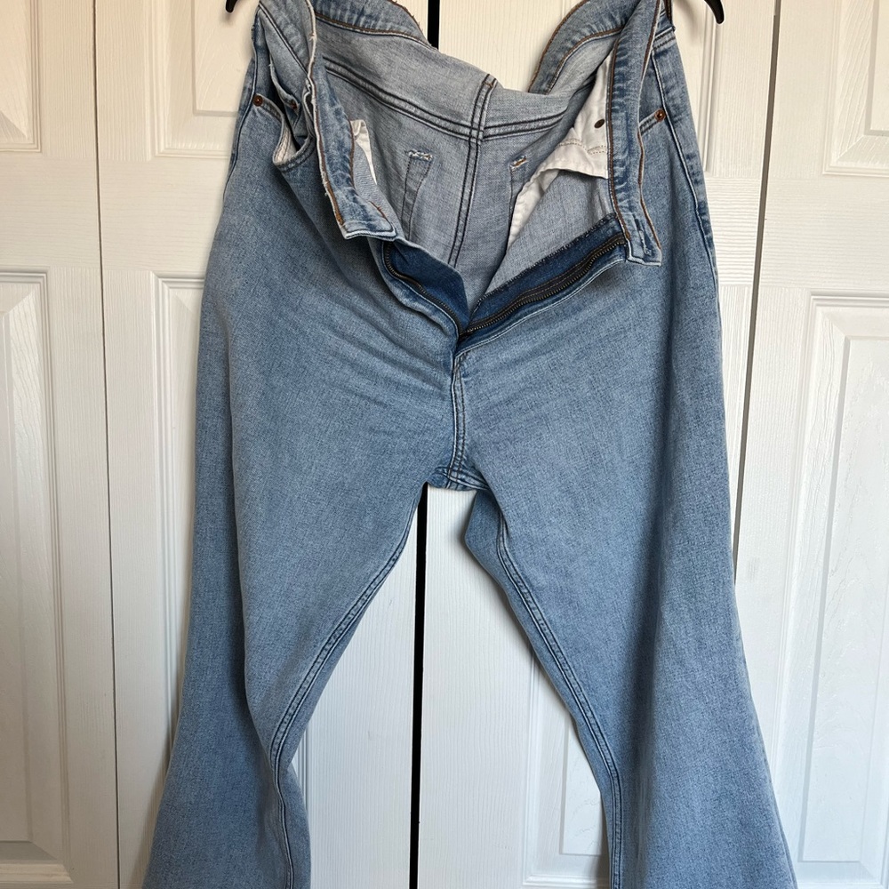 Abercrombie Ultra High Rise Slim Straight Jean